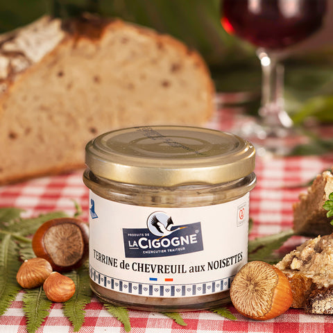 Rehterrine mit Haselnüssen