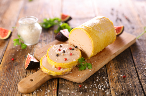 Traditionell luftgetrocknete Salami & andere französische Delikatessen